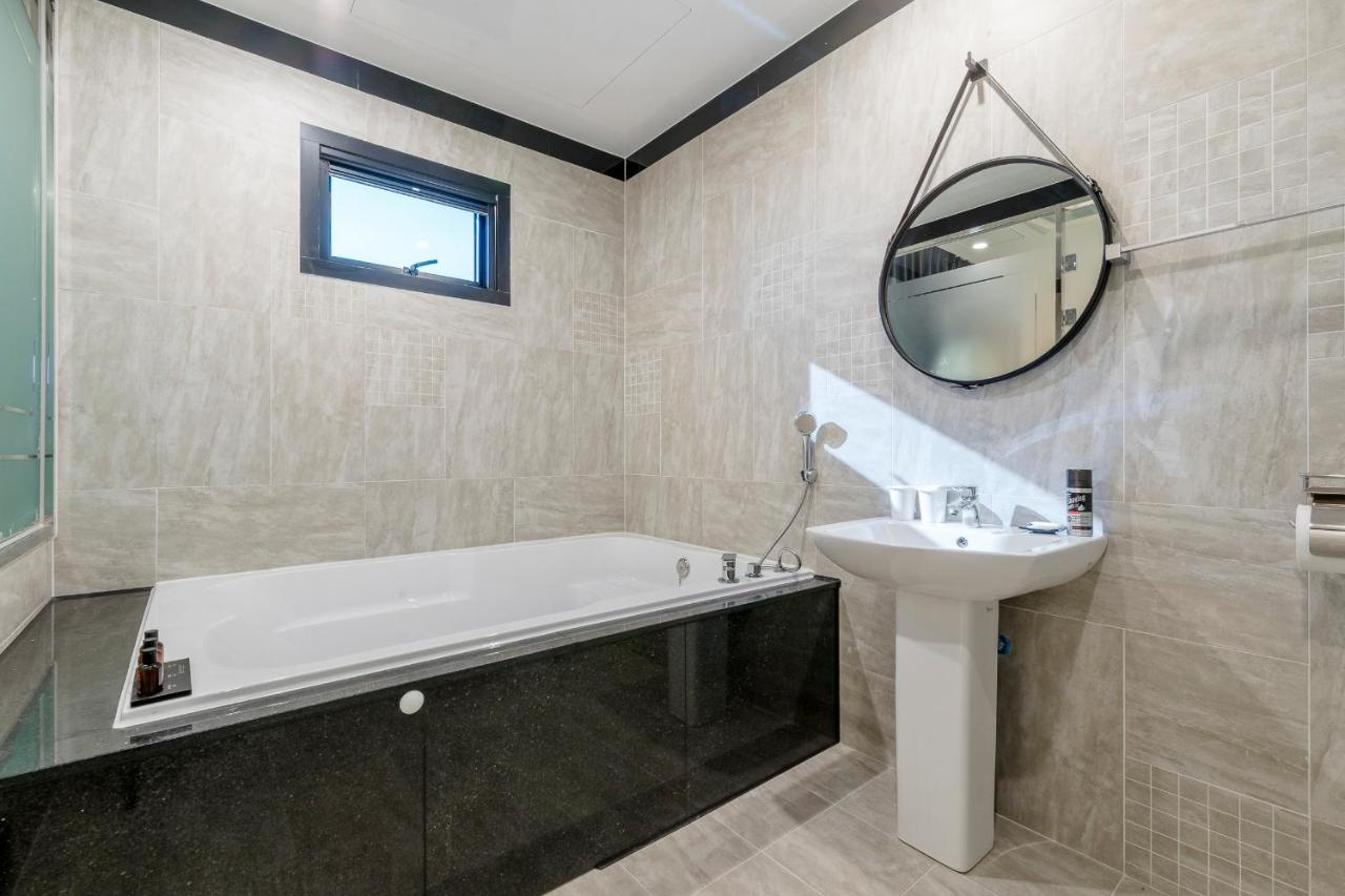 Air Sky Hotel Пусан Экстерьер фото
